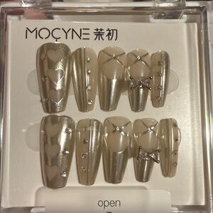 5/$25 MOCYNE  elegant Nail Set 🆕
